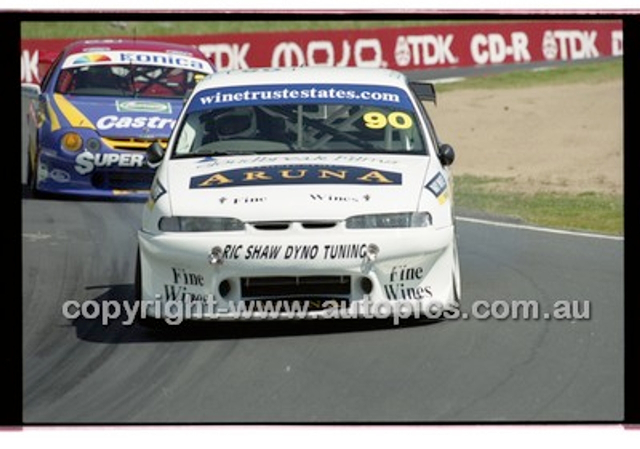 Bathurst 1000, 2001 - Photographer Marshall Cass - Code 01-MC-B01-1009