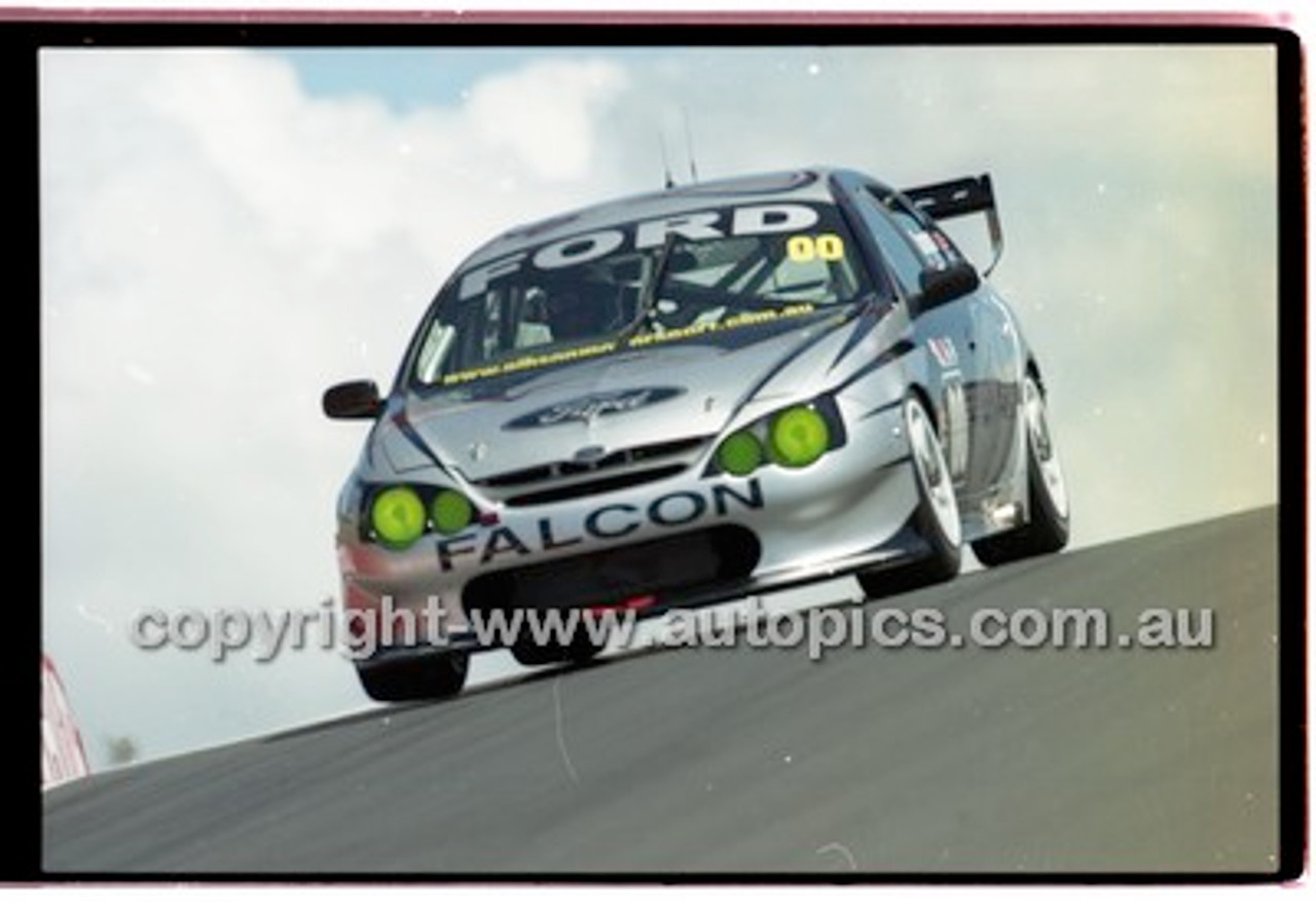 Bathurst 1000, 2001 - Photographer Marshall Cass - Code 01-MC-B01-1018