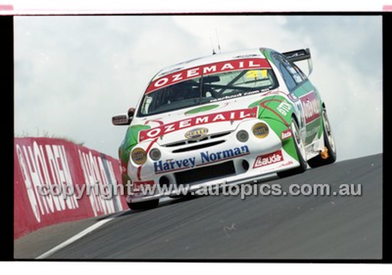 Bathurst 1000, 2001 - Photographer Marshall Cass - Code 01-MC-B01-1023