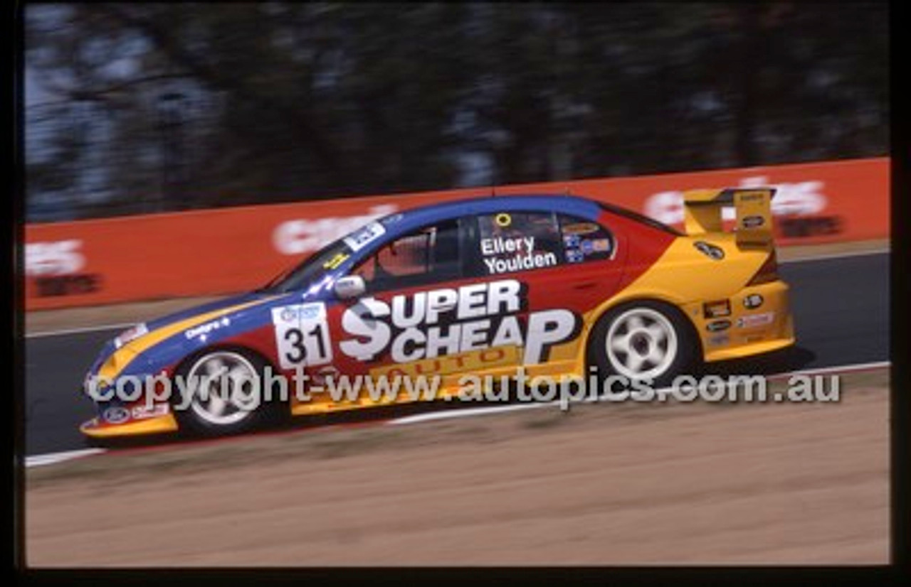 Bathurst 1000, 2002 - Photographer Marshall Cass - Code 02-B02-006