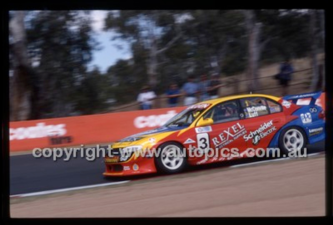 Bathurst 1000, 2002 - Photographer Marshall Cass - Code 02-B02-036