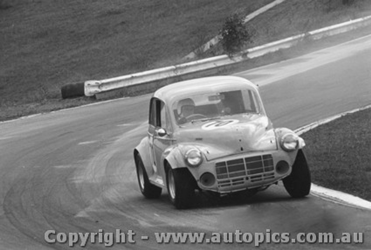 70075  -  Bob Hunt  -  Morris Minor - Oran Park 1970 - Photographer David Blanch