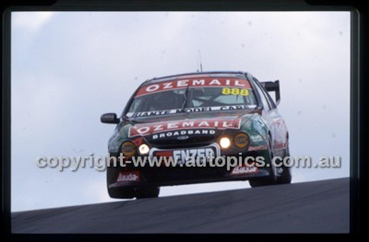 Bathurst 1000, 2002 - Photographer Marshall Cass - Code 02-B02-059