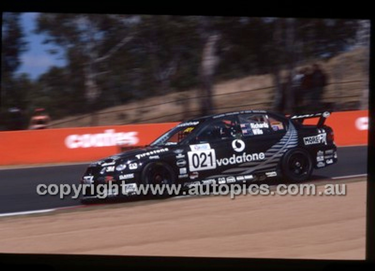 Bathurst 1000, 2002 - Photographer Marshall Cass - Code 02-B02-069