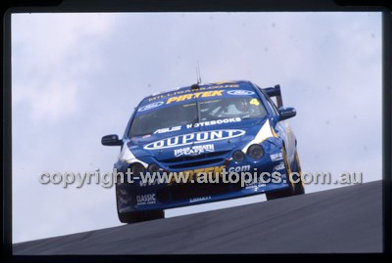 Bathurst 1000, 2002 - Photographer Marshall Cass - Code 02-B02-070