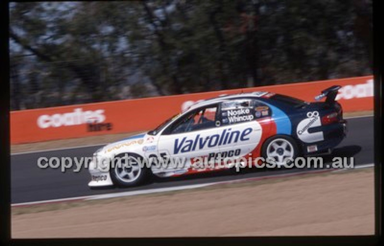 Bathurst 1000, 2002 - Photographer Marshall Cass - Code 02-B02-099