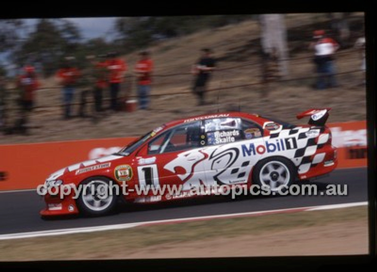 Bathurst 1000, 2002 - Photographer Marshall Cass - Code 02-B02-111