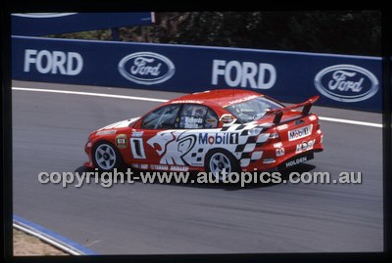 Bathurst 1000, 2002 - Photographer Marshall Cass - Code 02-B02-114