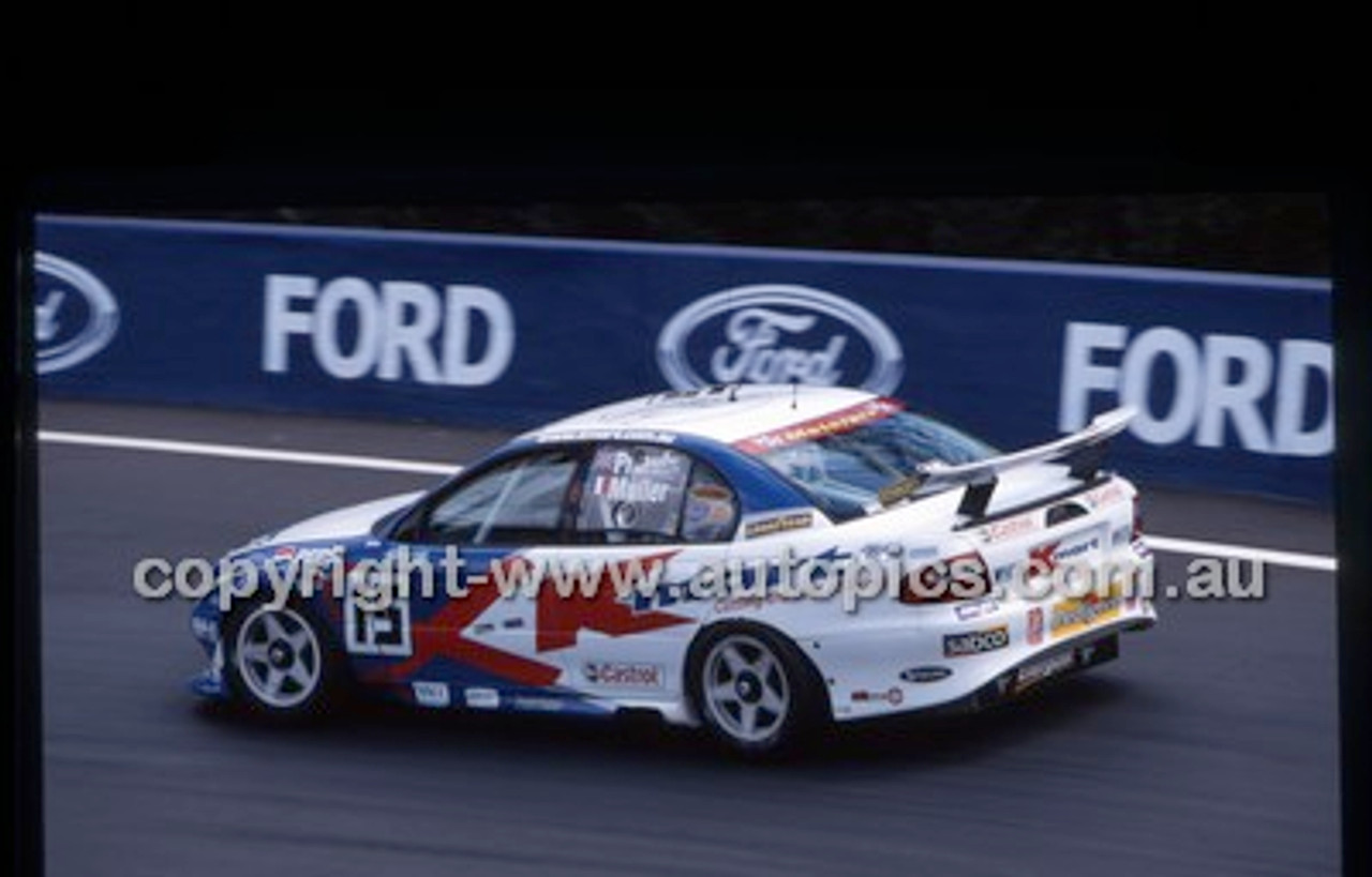 Bathurst 1000, 2002 - Photographer Marshall Cass - Code 02-B02-134