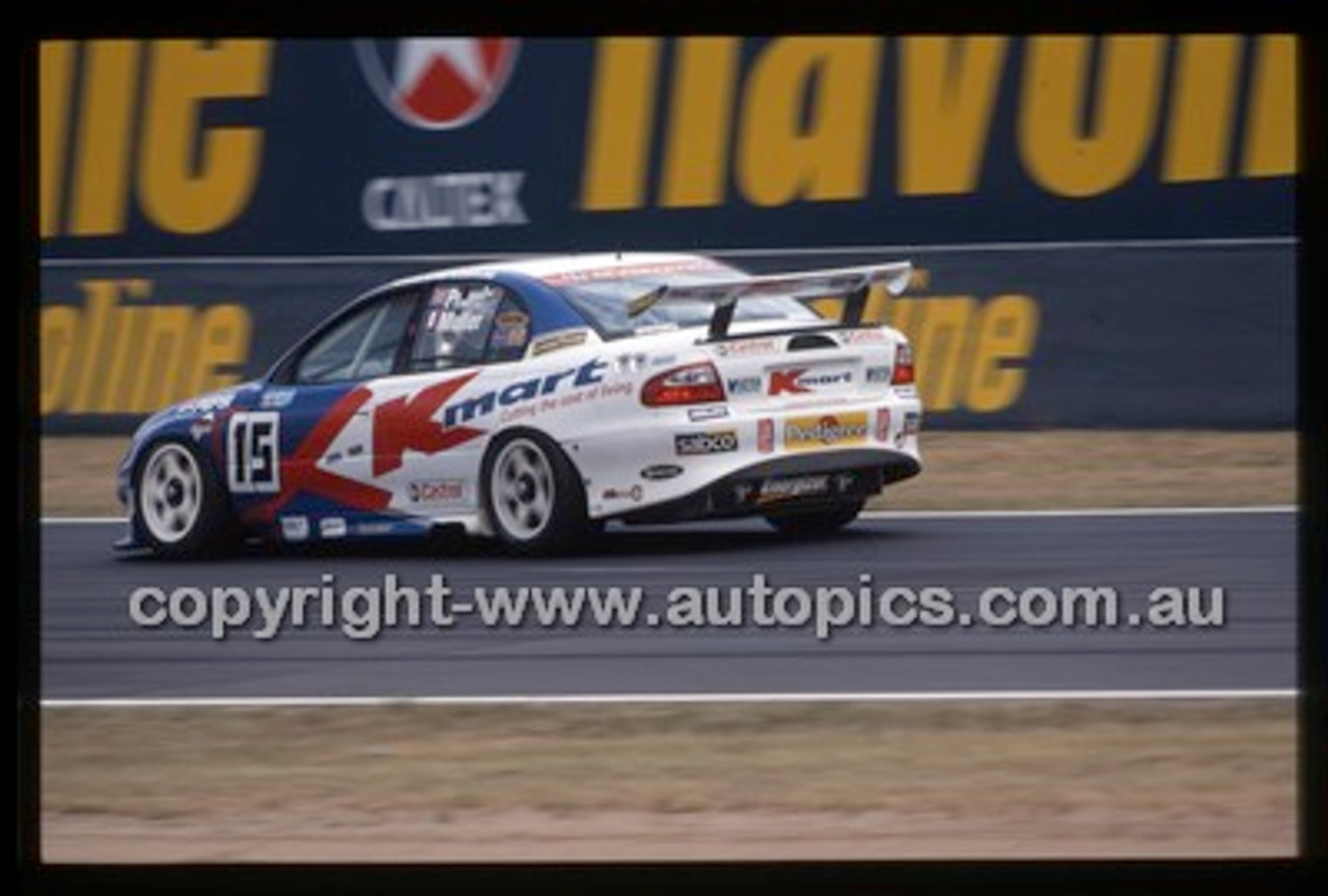 Bathurst 1000, 2002 - Photographer Marshall Cass - Code 02-B02-168