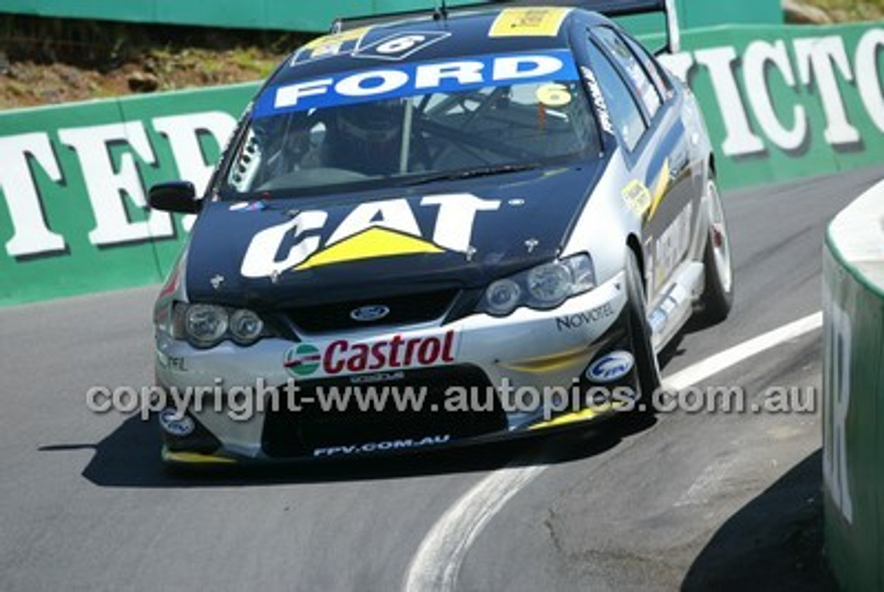 Bathurst 1000, 2003 -  Photographer Marshall Cass - Code 03-MC-B03-030