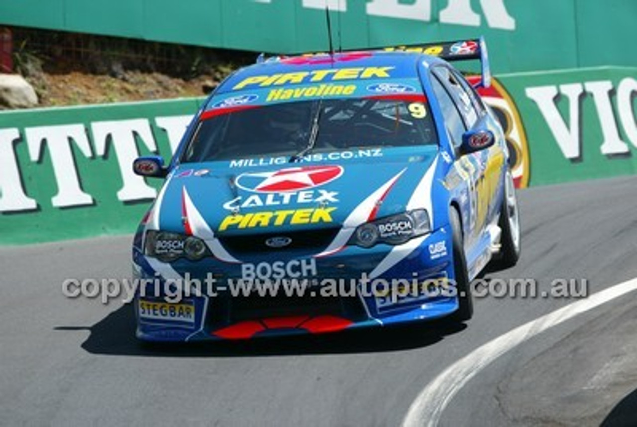 Bathurst 1000, 2003 -  Photographer Marshall Cass - Code 03-MC-B03-035