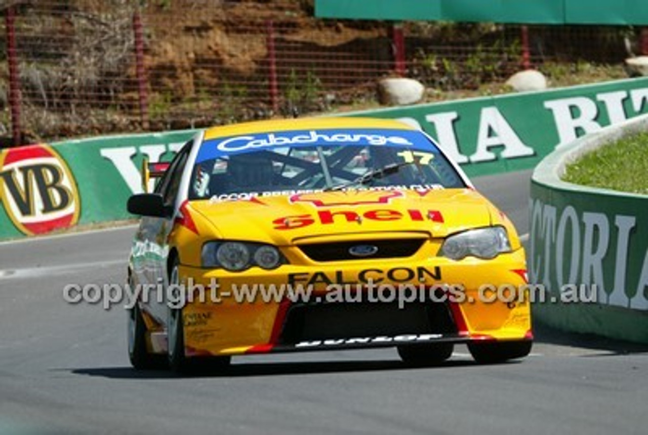 Bathurst 1000, 2003 -  Photographer Marshall Cass - Code 03-MC-B03-045