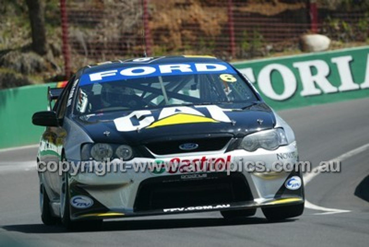 Bathurst 1000, 2003 -  Photographer Marshall Cass - Code 03-MC-B03-053