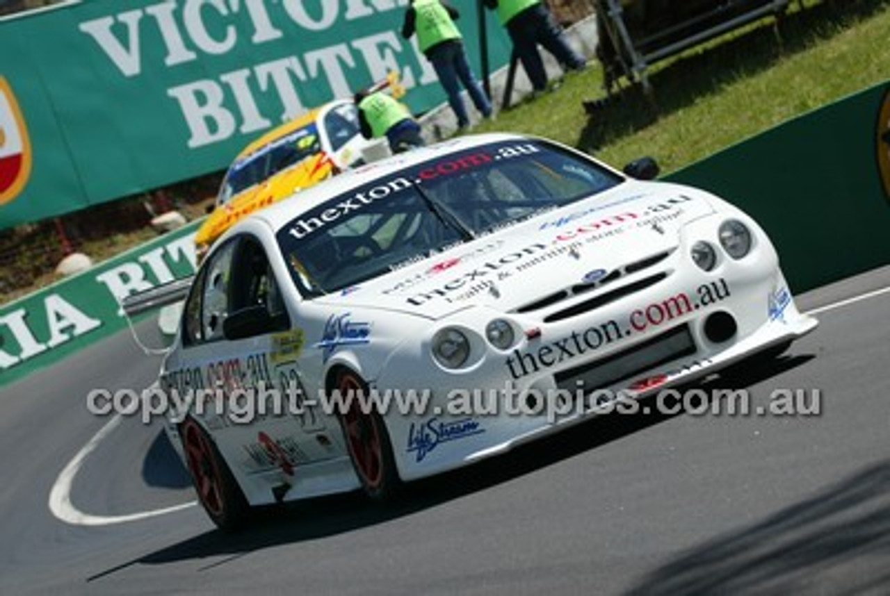 Bathurst 1000, 2003 -  Photographer Marshall Cass - Code 03-MC-B03-055