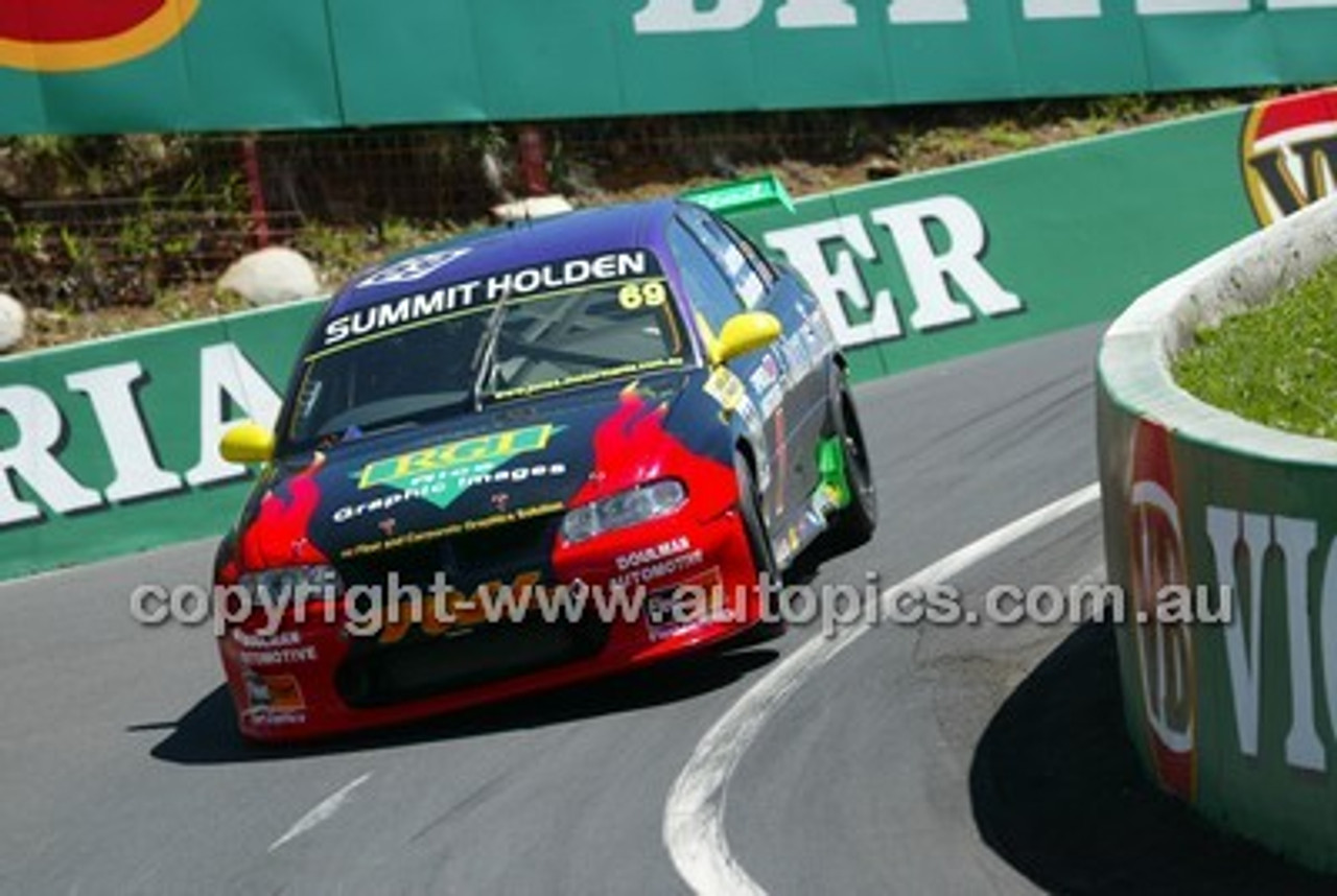 Bathurst 1000, 2003 -  Photographer Marshall Cass - Code 03-MC-B03-066