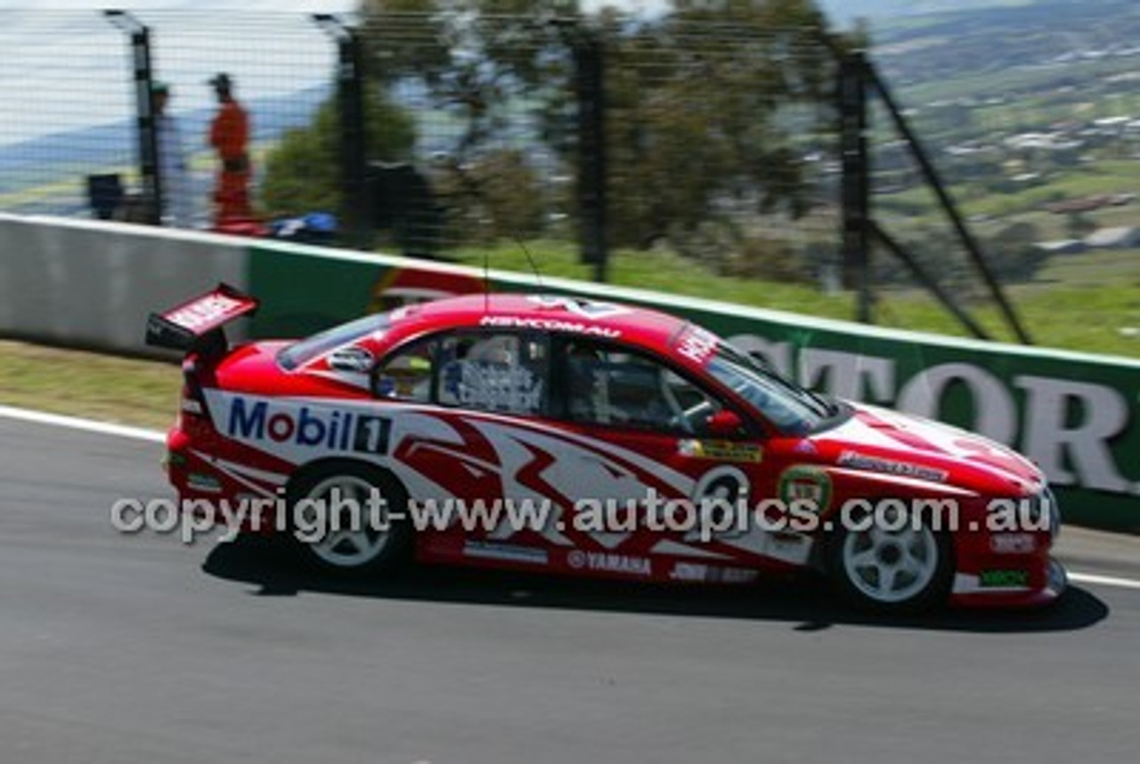 Bathurst 1000, 2003 -  Photographer Marshall Cass - Code 03-MC-B03-075