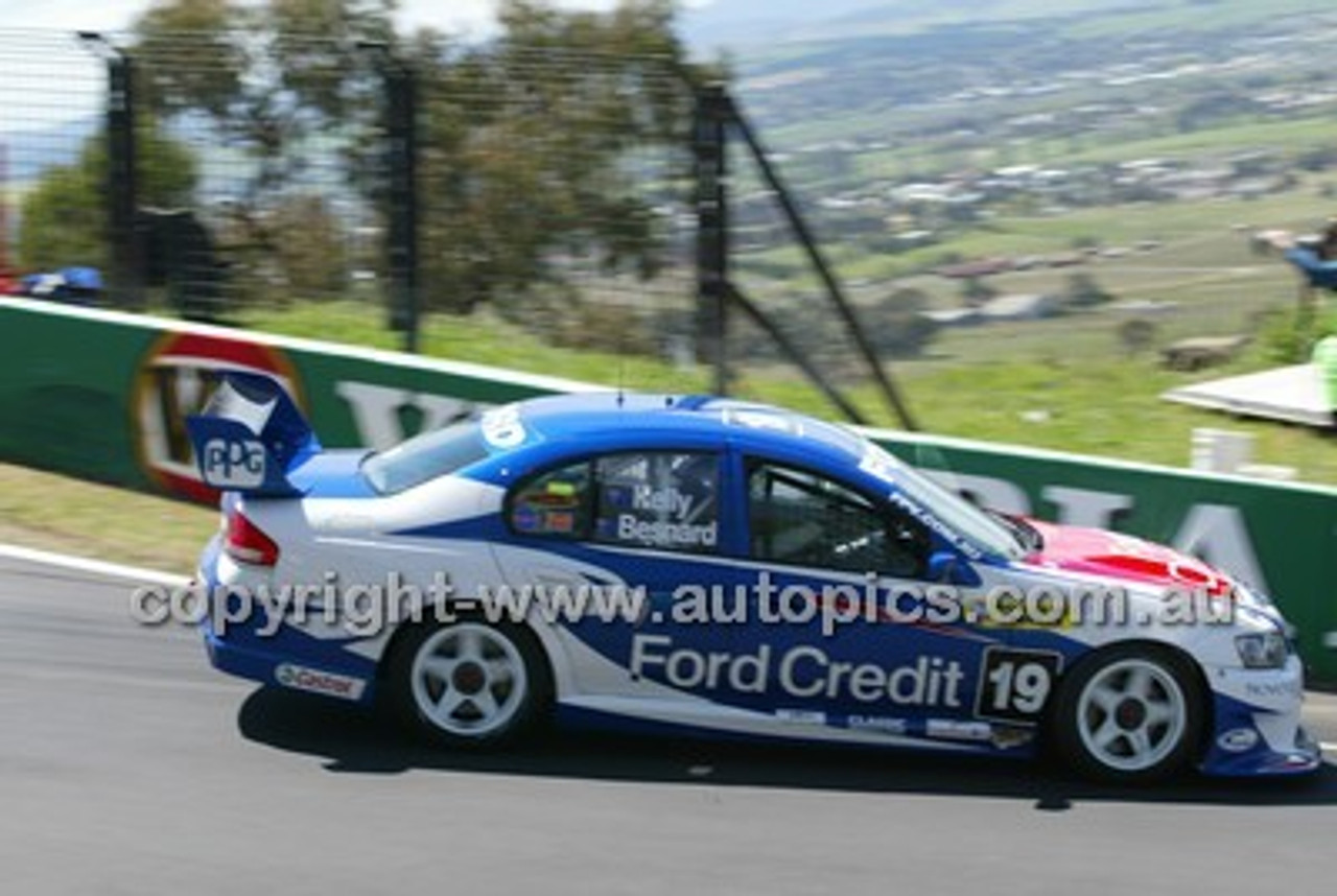 Bathurst 1000, 2003 -  Photographer Marshall Cass - Code 03-MC-B03-077