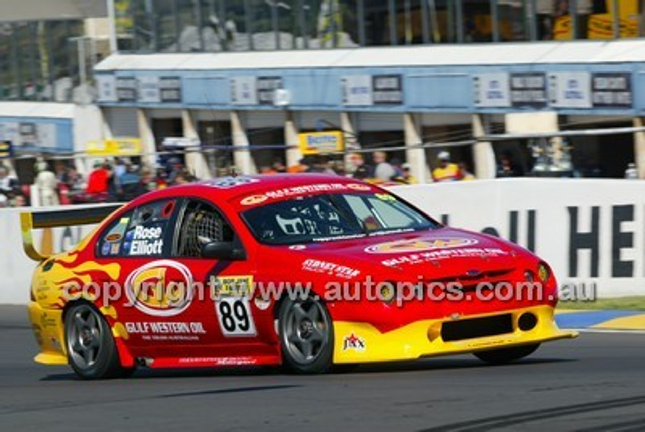 Bathurst 1000, 2003 -  Photographer Marshall Cass - Code 03-MC-B03-117