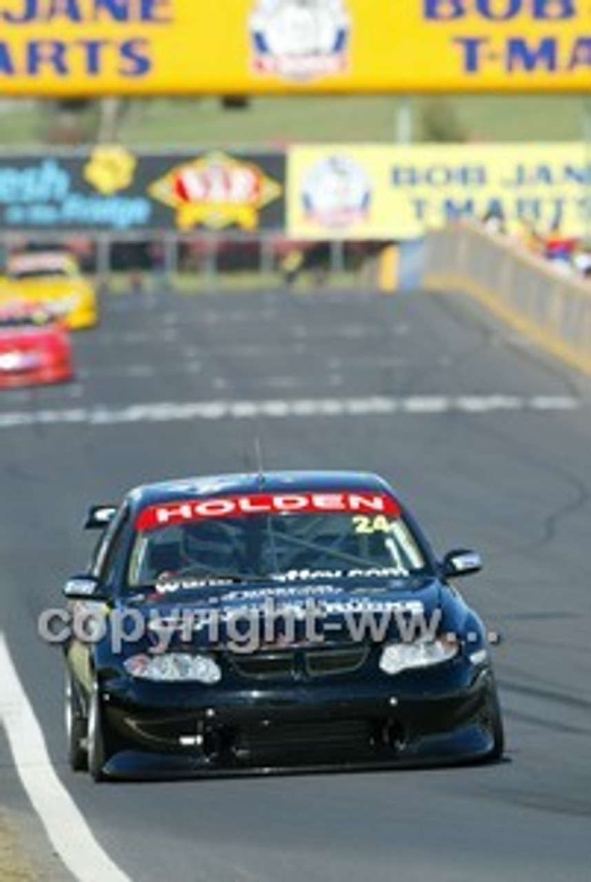 Bathurst 1000, 2003 -  Photographer Marshall Cass - Code 03-MC-B03-141