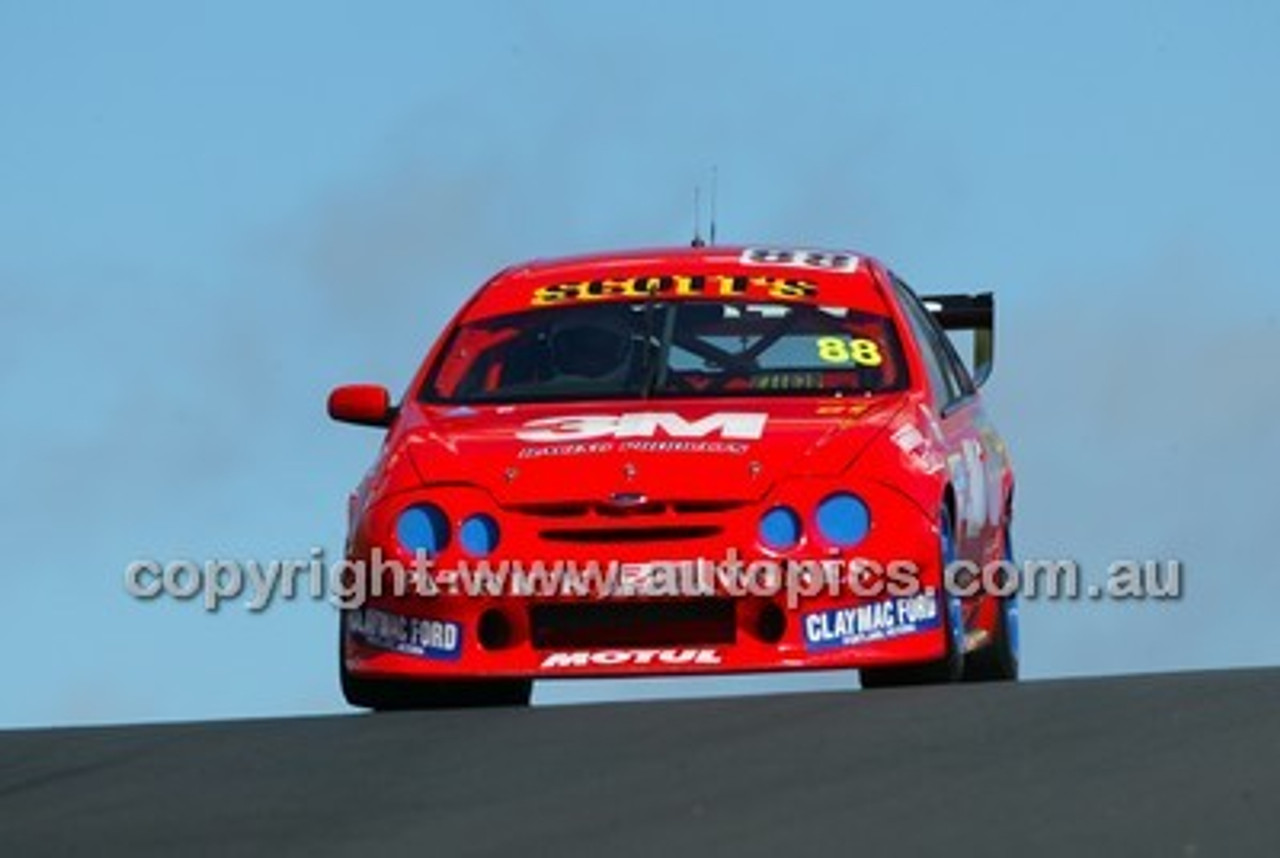 Bathurst 1000, 2003 -  Photographer Marshall Cass - Code 03-MC-B03-166