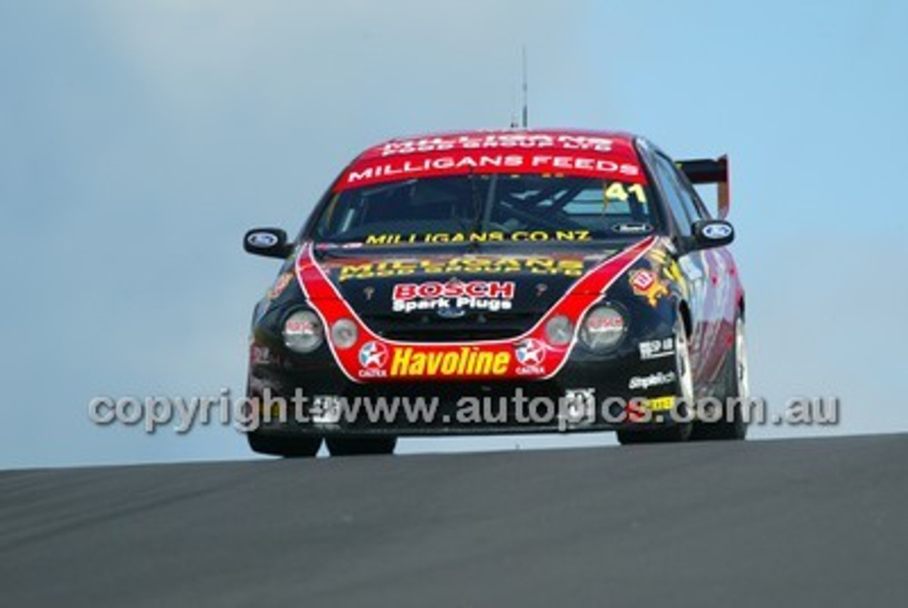 Bathurst 1000, 2003 -  Photographer Marshall Cass - Code 03-MC-B03-174