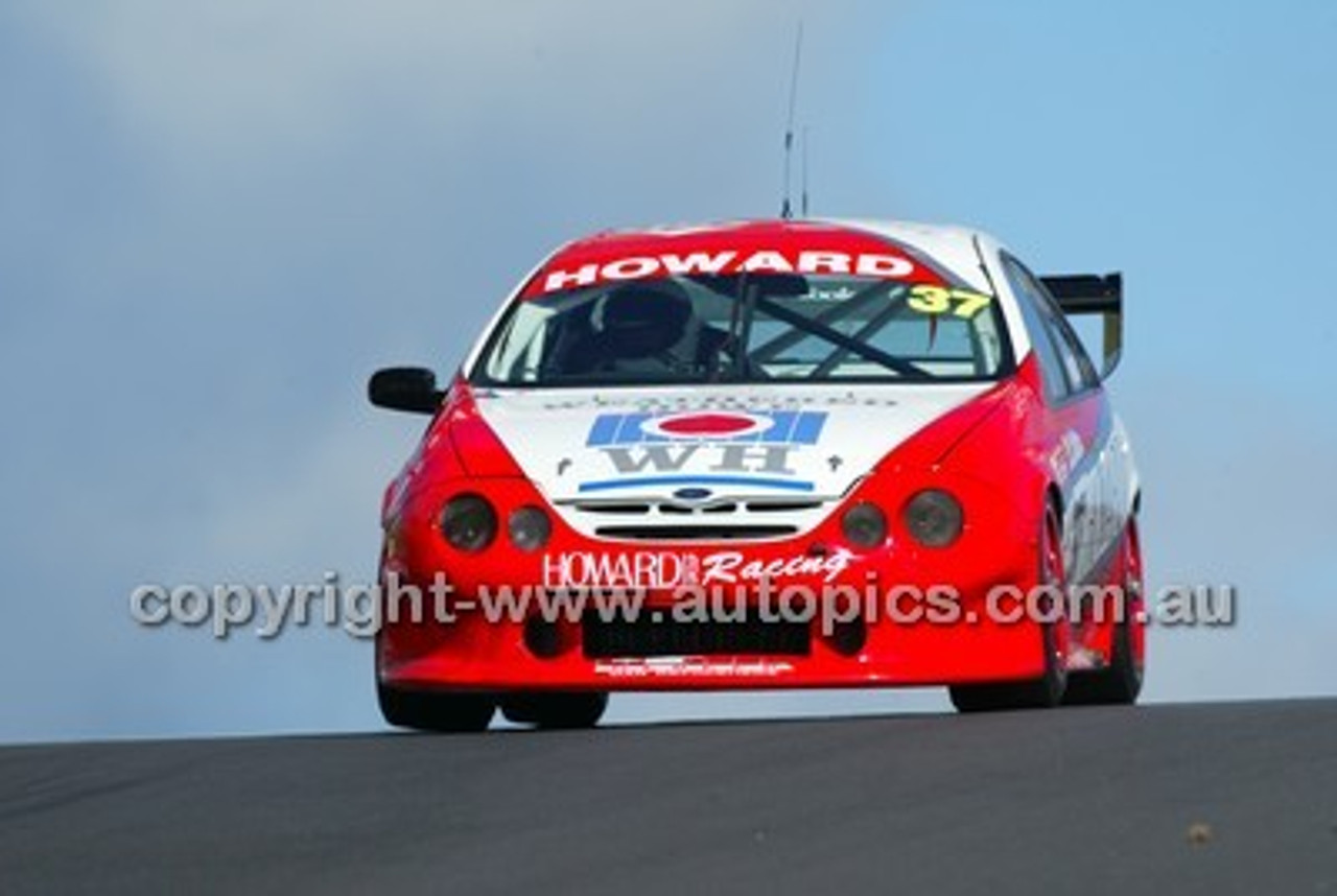 Bathurst 1000, 2003 -  Photographer Marshall Cass - Code 03-MC-B03-175