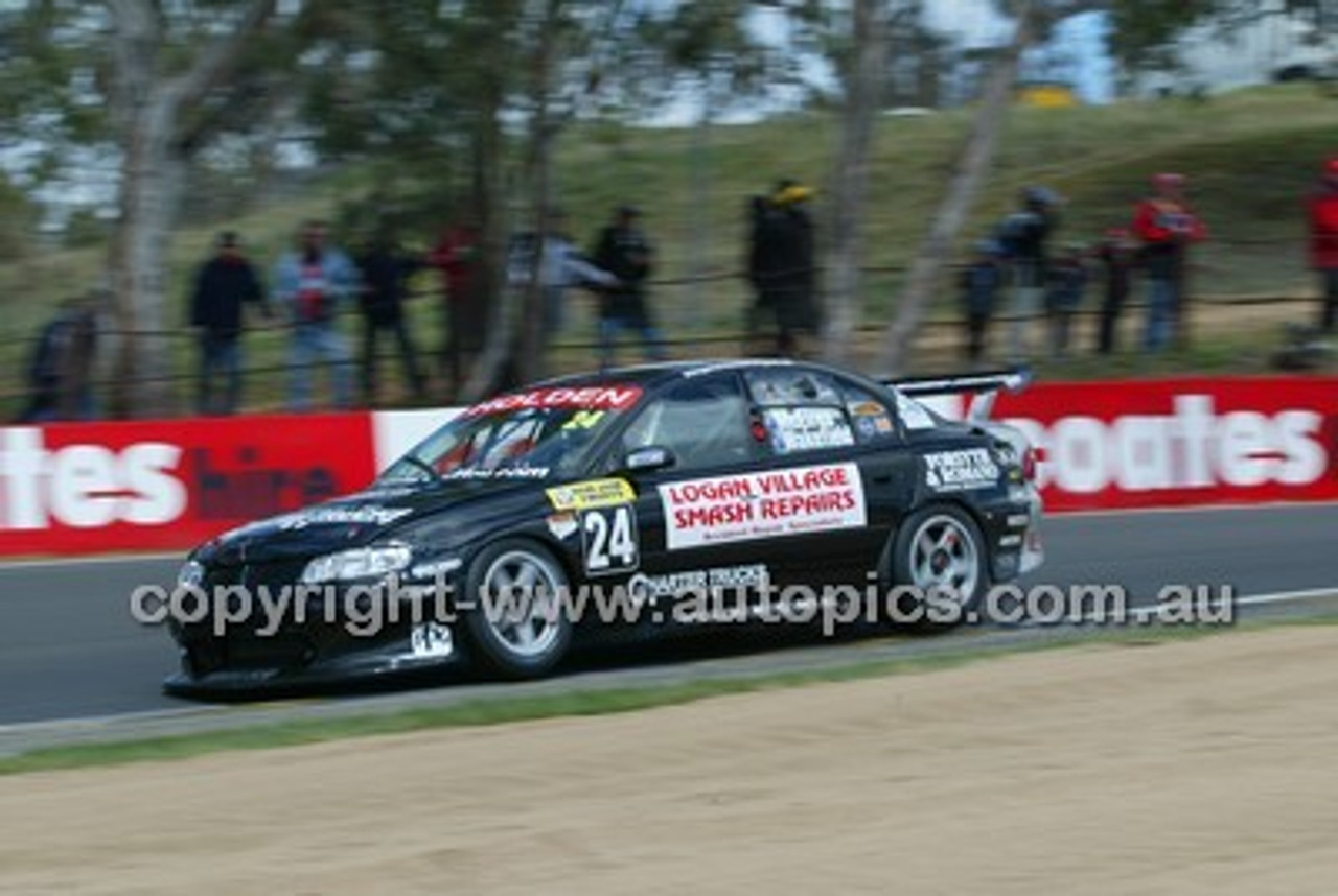 Bathurst 1000, 2003 -  Photographer Marshall Cass - Code 03-MC-B03-258