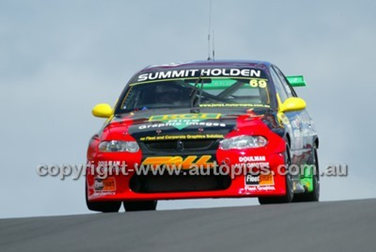 Bathurst 1000, 2003 -  Photographer Marshall Cass - Code 03-MC-B03-292