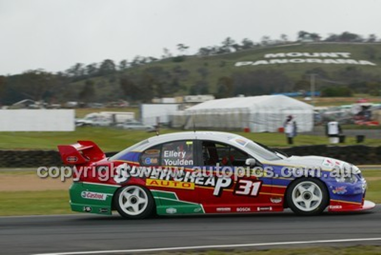 Bathurst 1000, 2003 -  Photographer Marshall Cass - Code 03-MC-B03-356