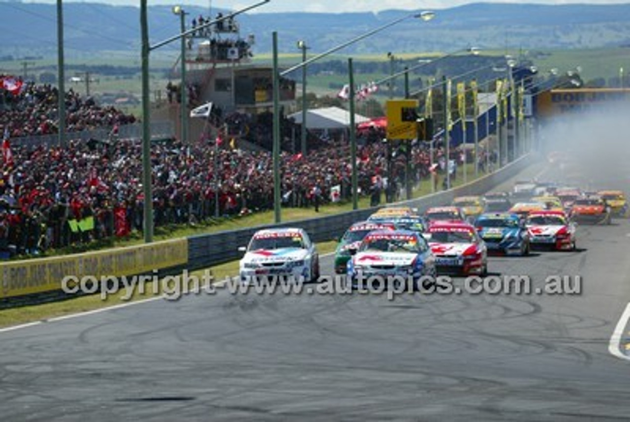 Bathurst 1000, 2003 -  Photographer Marshall Cass - Code 03-MC-B03-450
