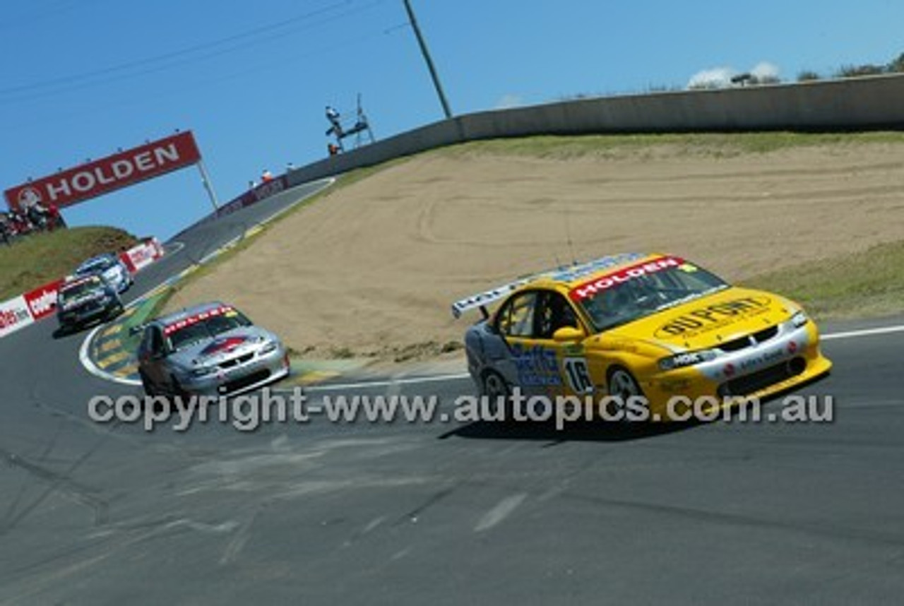 Bathurst 1000, 2003 -  Photographer Marshall Cass - Code 03-MC-B03-555