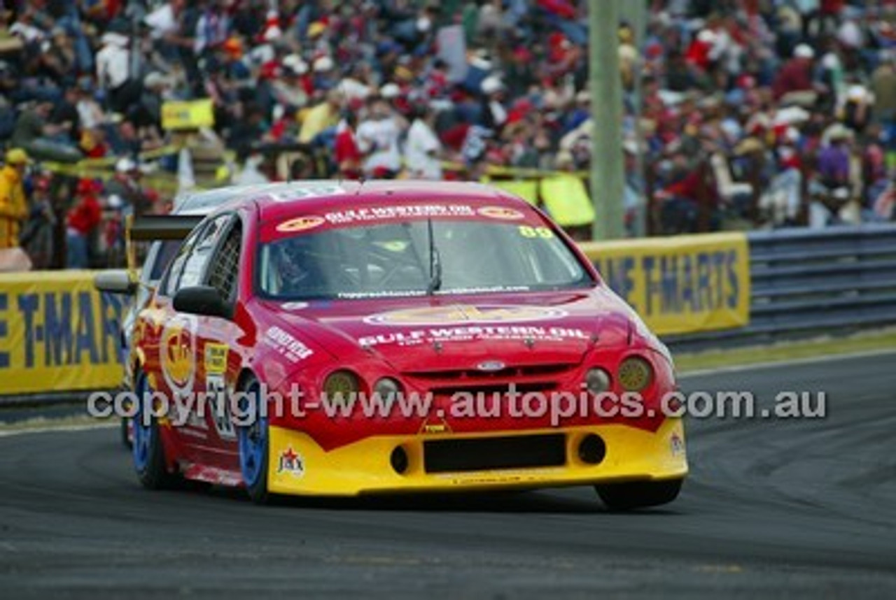Bathurst 1000, 2003 -  Photographer Marshall Cass - Code 03-MC-B03-737