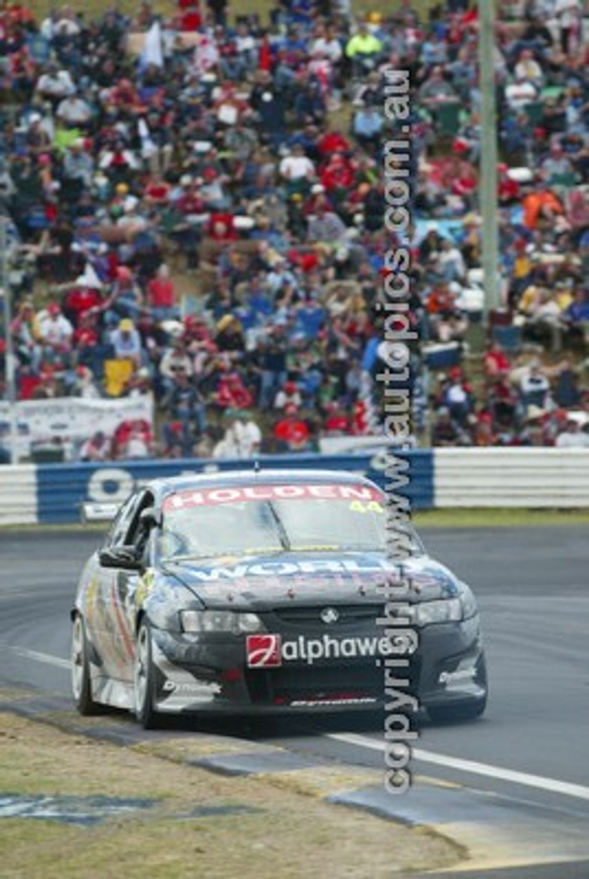 Bathurst 1000, 2003 -  Photographer Marshall Cass - Code 03-MC-B03-750