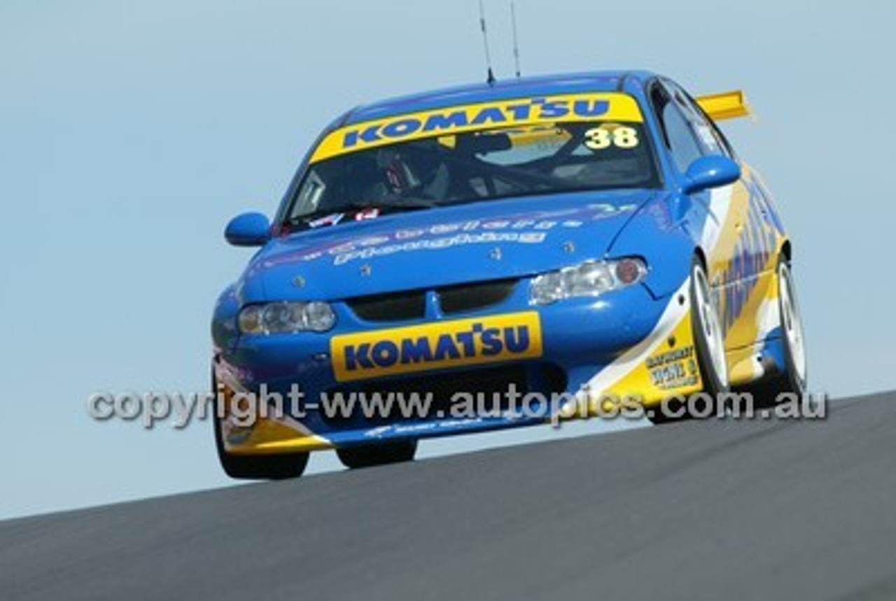 Bathurst 1000, 2004 -  Photographer Marshall Cass - Code 04-MC-B04-034