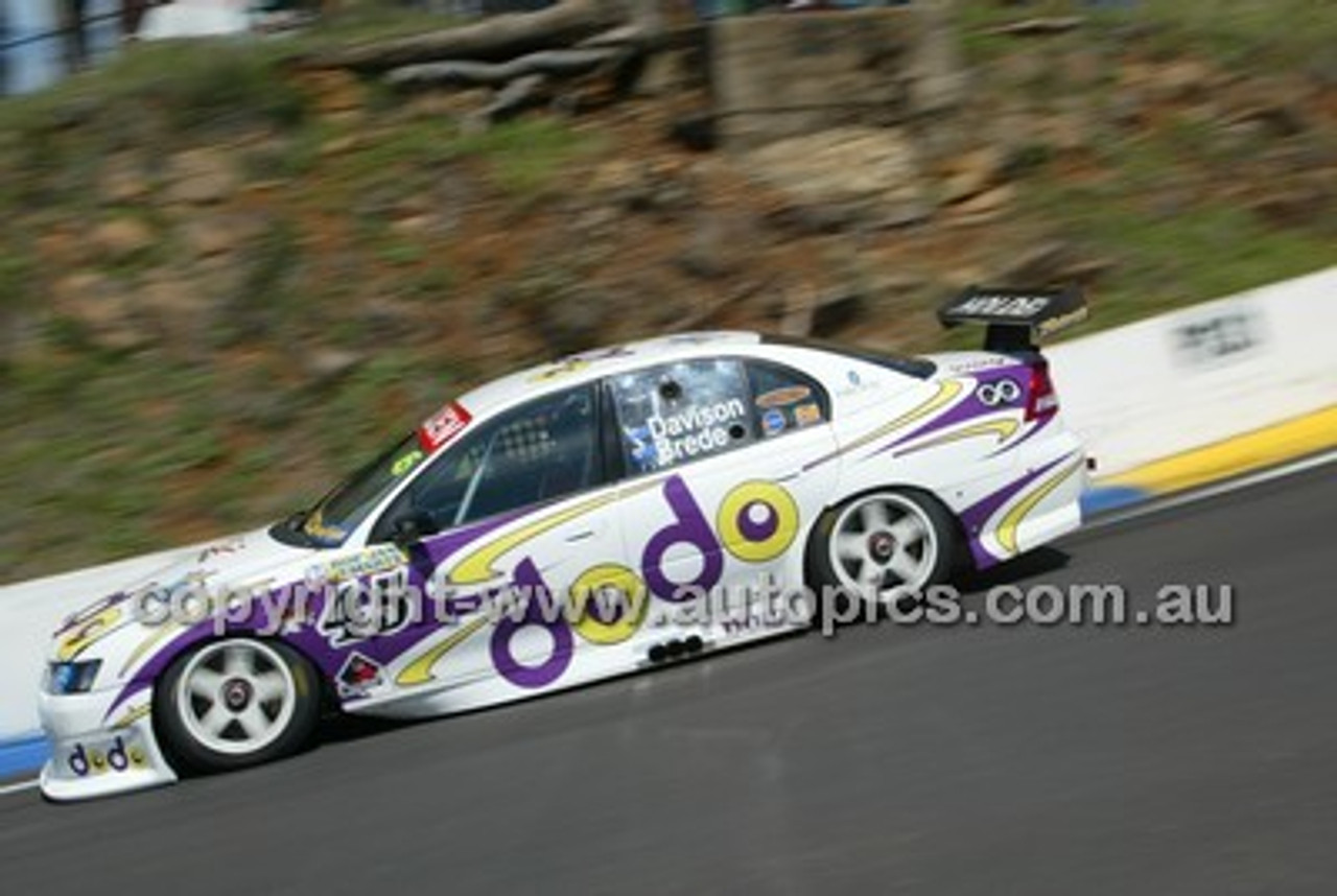 Bathurst 1000, 2004 -  Photographer Marshall Cass - Code 04-MC-B04-140