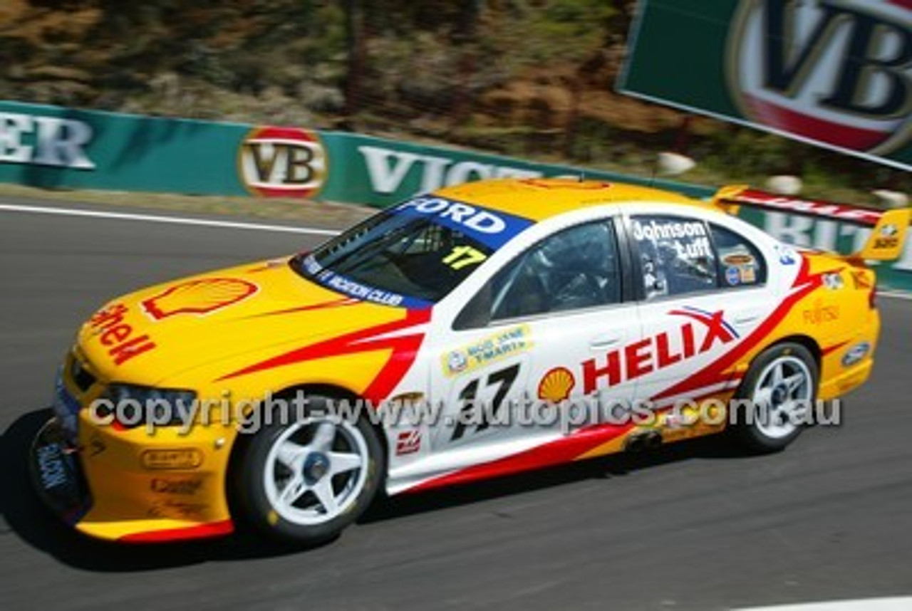 Bathurst 1000, 2004 -  Photographer Marshall Cass - Code 04-MC-B04-155