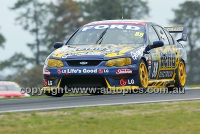 Bathurst 1000, 2004 -  Photographer Marshall Cass - Code 04-MC-B04-176