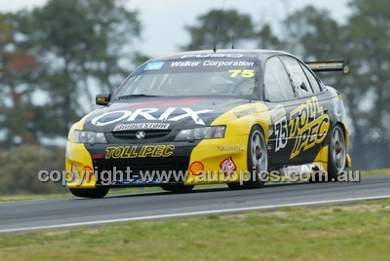 Bathurst 1000, 2004 -  Photographer Marshall Cass - Code 04-MC-B04-178