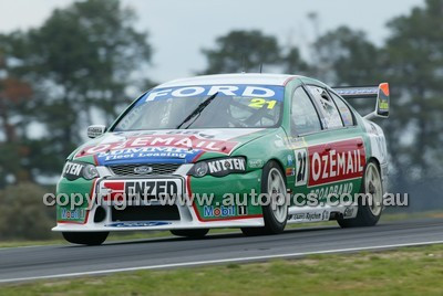 Bathurst 1000, 2004 -  Photographer Marshall Cass - Code 04-MC-B04-190