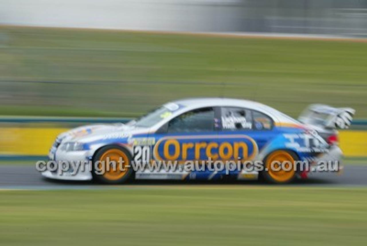 Bathurst 1000, 2004 -  Photographer Marshall Cass - Code 04-MC-B04-208