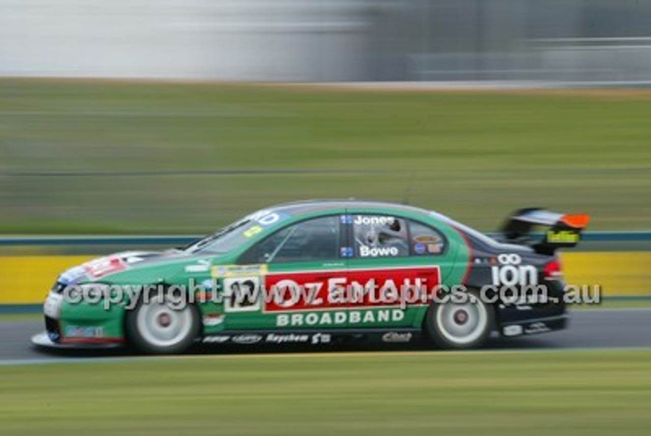 Bathurst 1000, 2004 -  Photographer Marshall Cass - Code 04-MC-B04-216