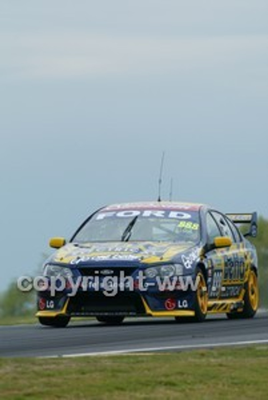 Bathurst 1000, 2004 -  Photographer Marshall Cass - Code 04-MC-B04-228