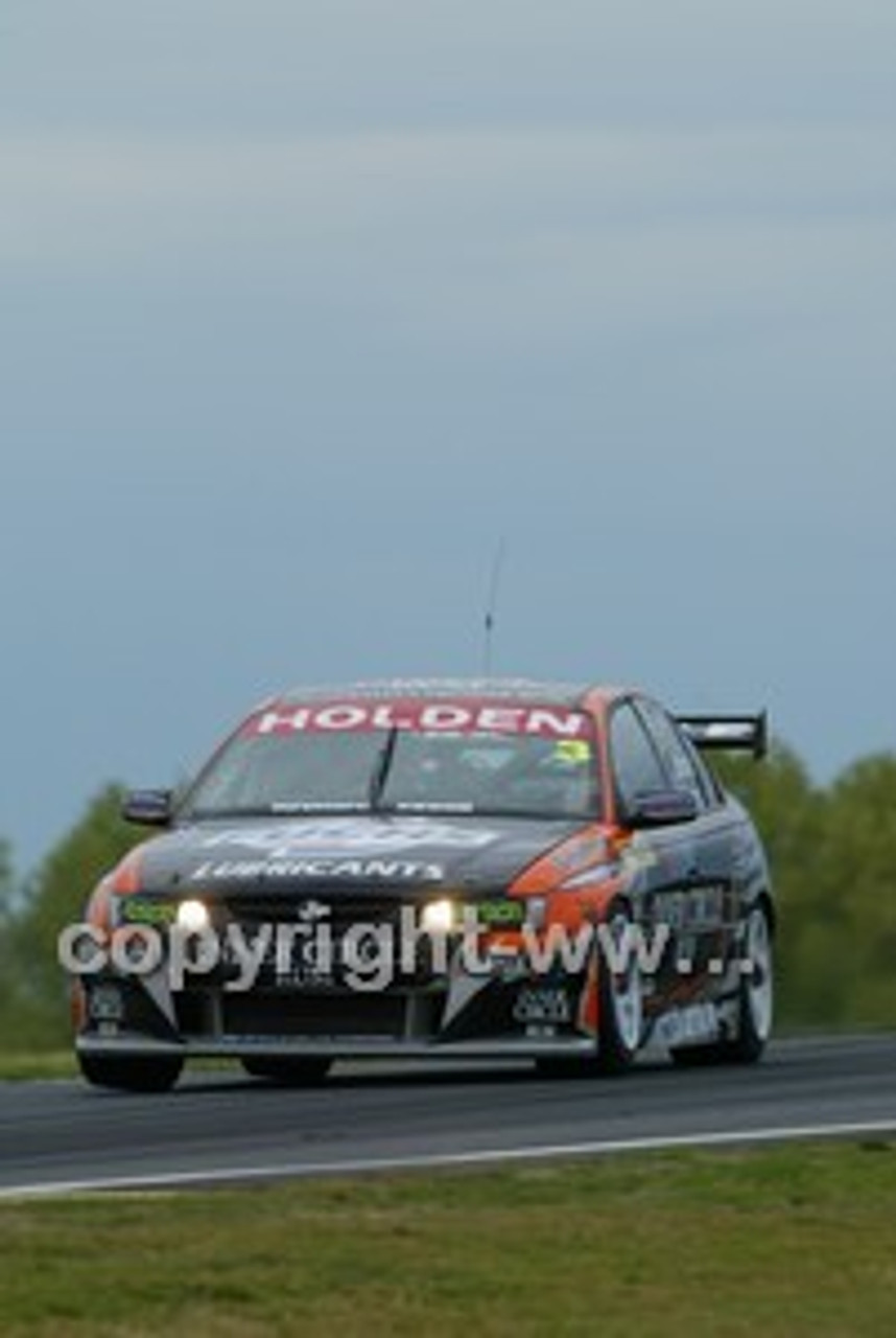 Bathurst 1000, 2004 -  Photographer Marshall Cass - Code 04-MC-B04-229