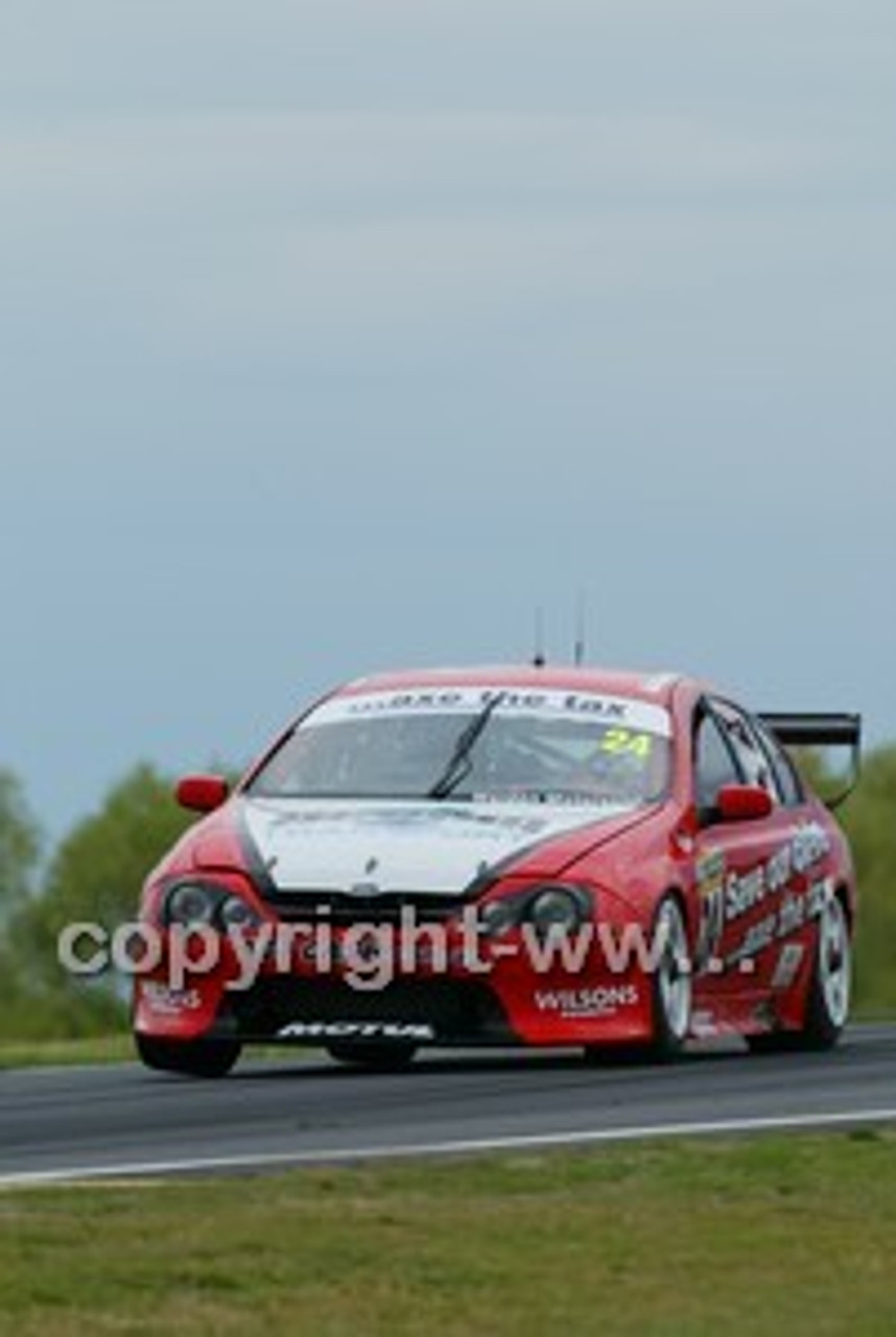 Bathurst 1000, 2004 -  Photographer Marshall Cass - Code 04-MC-B04-234