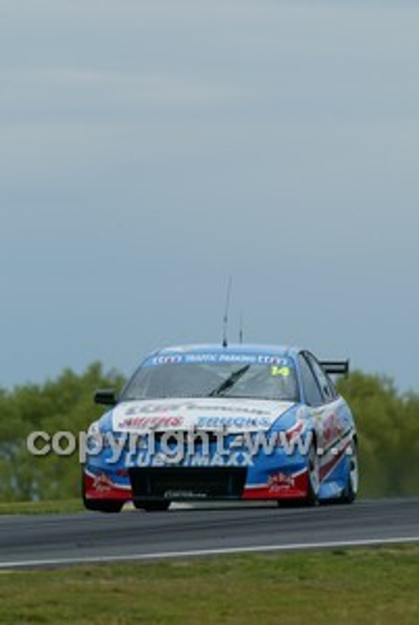 Bathurst 1000, 2004 -  Photographer Marshall Cass - Code 04-MC-B04-237