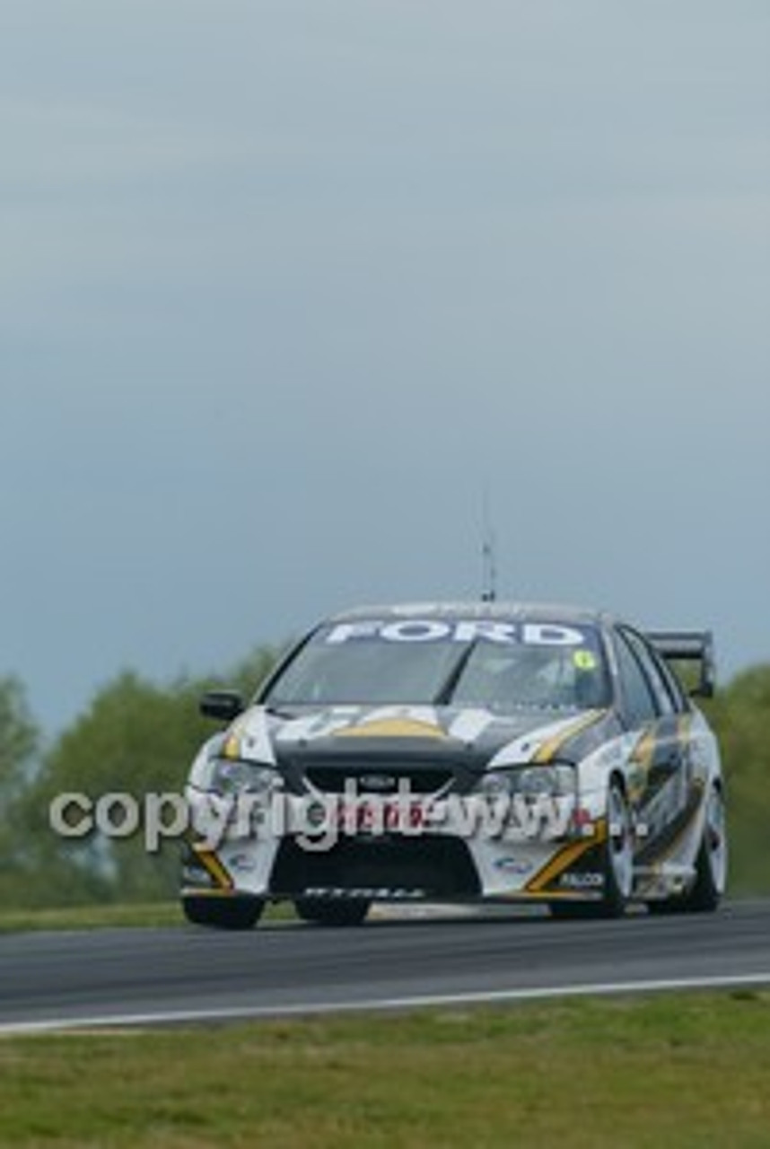 Bathurst 1000, 2004 -  Photographer Marshall Cass - Code 04-MC-B04-246