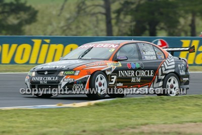 Bathurst 1000, 2004 -  Photographer Marshall Cass - Code 04-MC-B04-262
