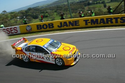 Bathurst 1000, 2004 -  Photographer Marshall Cass - Code 04-MC-B04-359