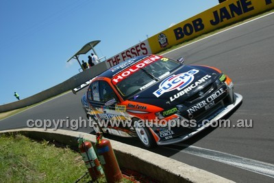 Bathurst 1000, 2004 -  Photographer Marshall Cass - Code 04-MC-B04-424